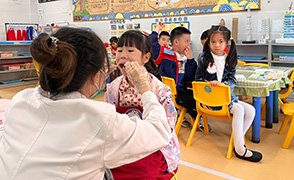 善貝口腔進入福田附屬小學，為270名小朋友進行愛牙講座、免費塗氟